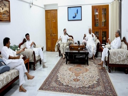 Ashok Gehlot, Sachin Pilot agree to fight Rajasthan polls unitedly in crucial Congress meet | कांग्रेस की अहम बैठक में गहलोत और पायलट राजस्थान चुनाव एकजुट होकर लड़ने के लिए हुए सहमत