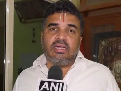 watch Karnataka Deputy Chief Minister DK Shivakumar Congress MLA HD Ranganath also song lines RSS prayer song and praised it see video | कर्नाटक के उपमुख्यमंत्री डीके शिवकुमार के बाद कांग्रेस विधायक एचडी रंगनाथ ने भी ‘नमस्ते सदा वत्सले’ की शुरुआती पंक्तियां गाईं, देखिए वीडियो