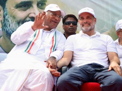 Voter Rights Yatra sign new political move RJD flags banners missing Congress VIPs dominate no pictures Lalu-Tejaswi Yadav posters | नए सियासी चाल संकेत तो नहीं?, राजद के झंडे-बैनर गायब?, कांग्रेस और वीआईपी छाए, पोस्टरों में लालू-तेजस्वी यादव की तस्वीरें नहीं