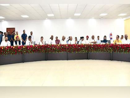 Second opposition unity meeting in Bengaluru on17 July 24 parties will participate MDMK KDMK Muslim League | बेंगलुरु में 17 जुलाई को दूसरी विपक्षी एकता बैठक, इस बार 24 दल लेंगे हिस्सा; एमडीएमके, केडीएमके, मुस्लिम लीग शामिलः सूत्र Second opposition unity meeting in Bengaluru on17 July 24 parties will participate MDMK KDMK Muslim League | बेंगलुरु में 17 जुलाई को दूसरी विपक्षी एकता बैठक, इस बार 24 दल लेंगे हिस्सा; एमडीएमके, केडीएमके, मुस्लिम लीग शामिलः सूत्र