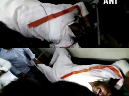 Telangana Elections 2018: Challa Vamshi Chand Reddy, Congress candidate from Kalwakurthy was allegedly attacked shifted to NIMS Hospital | तेलंगाना चुनाव: कांग्रेस प्रत्याशी पर हमला, बीजेपी कार्यकर्ताओं पर लगाया आरोप