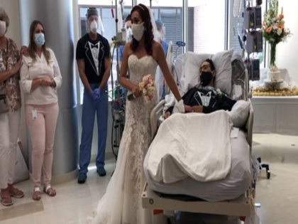 before marriage bride got corona infected Married in hospital video viral on social media | शादी के पहले दूल्हे को हुआ कोरोना लेकिन अस्पताल में रचाई शादी, वायरल हो रहा है दिलचस्प वीडियो