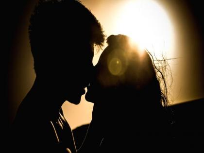 Coronavirus or COVID-19: facts and myths about coronavirus, important question and answer by expert on corona | क्या कोरोना वायरस किसिंग या यौन संबंध के जरिये फैल सकता है? Coronavirus से जुड़े 10 जरूरी सवालों के जवाब