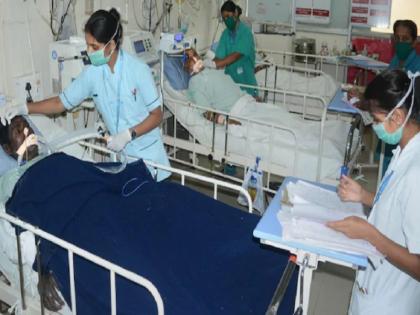 Karnataka Bengaluru corona update situation getting worse claims volunteer in youtube video | बेंगलुरु में कोरोना से बुरा हाल! कोविड वॉलेंटियर ने वीडियो बनाकर बताई स्थिति, ICU बेड और ऑक्सीजन की कमी Karnataka Bengaluru corona update situation getting worse claims volunteer in youtube video | बेंगलुरु में कोरोना से बुरा हाल! कोविड वॉलेंटियर ने वीडियो बनाकर बताई स्थिति, ICU बेड और ऑक्सीजन की कमी