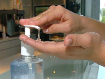 Coronavirus: things to carry to prevent coronavirus, how to prevent covid-19 virus, tips to get rid coronavirus | Coronavirus: कोरोना वायरस से बचना है 24 घंटे अपने पास किसी भी कीमत पर रखें ये 7 चीजें