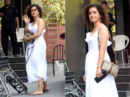 सिंपल और सूदिंग व्हाइट ड्रेस में दिखीं 'दंगल' गर्ल सान्या, आप भी देखिए उनका ये दिलकश अंदाज...