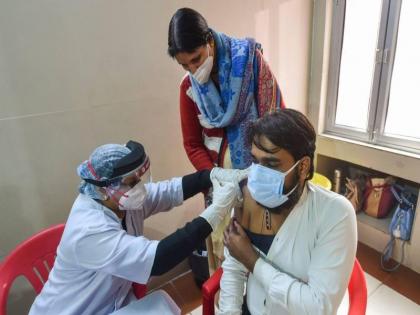 phase 3 covid-19 vaccination drive start at five centre in delhi | दिल्ली के पांच सेंटर में शुरू हुआ तीसरे चरण का टीकाकरण, जानिए कहां-कहां हैं वैक्सीनेशन सेंटर phase 3 covid-19 vaccination drive start at five centre in delhi | दिल्ली के पांच सेंटर में शुरू हुआ तीसरे चरण का टीकाकरण, जानिए कहां-कहां हैं वैक्सीनेशन सेंटर