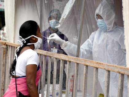 coronavirus peak on May 7 case is decreasing rapidly 69 percent decline health ministry says | केंद्र सरकार ने कहा- सात मई को पीक पर था कोविड, तेजी से घट रहा केस, 69 प्रतिशत की गिरावट
