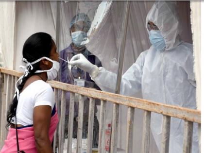 India corona reports 3 August 30549 new covid 10 cases and 422 deaths in last 24 hours | भारत में कोरोना के मामलों में बड़ी कमी, पिछले 24 घंटे में 30549 नए केस, 422 लोगों की मौत