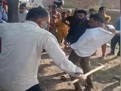Meat seller beaten by cow vigilantes police file case against him | मीट विक्रेता के साथ गौरक्षकों ने की मारपीट, पुलिस ने पीड़ित को ही किया गिरफ्तार, चार आरोपी भी पकड़े