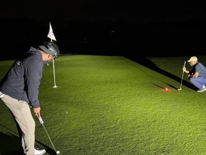 Kelechi Ezihie longest game golf 36 hours Guinness World Record breaks British golfer's record of 32 hours | 35 घंटे गोल्फ खेल कर नया विश्व रिकॉर्ड, केलेची एजीही ने ब्रिटिश गोल्फर के 32 घंटे का रिकॉर्ड किया ध्वस्त Kelechi Ezihie longest game golf 36 hours Guinness World Record breaks British golfer's record of 32 hours | 35 घंटे गोल्फ खेल कर नया विश्व रिकॉर्ड, केलेची एजीही ने ब्रिटिश गोल्फर के 32 घंटे का रिकॉर्ड किया ध्वस्त
