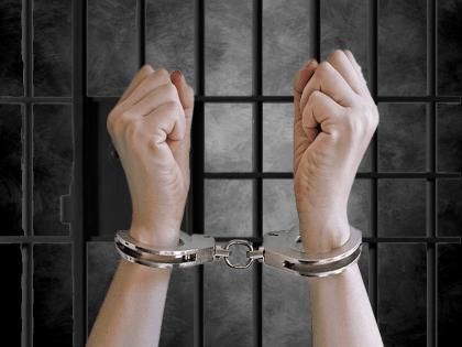 Robbers used online dating apps to trap and loot victims 3 accused arrested in police encounter | CRIME: ऑनलाइन डेटिंग ऐप्स के जरिए लोगों को फंसाते थे, पुलिस मुठभेड़ में 3 आरोपी गिरफ्तार