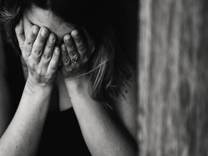 Bengal: Husband burn wife with cigarette butt after giving birth to a girl | बंगाल: लड़की पैदा होने पर पति ने पत्नी को सिगरेट की बट से जलाया Bengal: Husband burn wife with cigarette butt after giving birth to a girl | बंगाल: लड़की पैदा होने पर पति ने पत्नी को सिगरेट की बट से जलाया