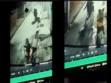 Noida Viral Video First attacked with a knife and then dragged with a bike brutality with a person by miscreants in Noida | Viral Video: पहले किया चाकू से हमला फिर बाइक से बांधकर घसीटा, नोएडा में शख्स के साथ बदमाशों की बर्बरता