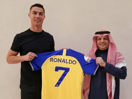 Cristiano Ronaldo joins Saudi Arabian club Al Nassr pens contract worth over 200 million euros | क्लब अल नस्र संग क्रिस्टियानो रोनाल्डो ने किया करार, जानें कितना है सालाना वेतन