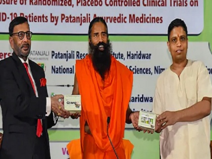 fir against yoga guru baba ramdev balkrishna four others in jaipur over coronavirus medicine claim | कोरोनिलः बाबा रामदेव के खिलाफ दर्ज हुई FIR, लगीं 420 व जादुई उपचार कानून की धाराएं