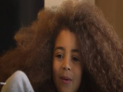 7 year old Farooq James live in london his hair famous in fashion world video viral on social media | घुंघराले बालों से इंस्टाग्राम पर छा गया 7 साल का फरुक जेम्स, वीडियो देख आप भी हो जाएंगे हैरान