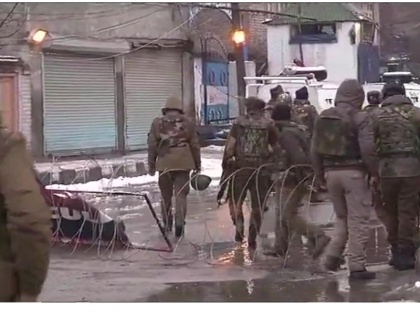 Terrorists attacked a joint team of police and CRPF in Pulwama of Jammu and Kashmir | पुलवामा में सुरक्षा बलों पर आतंकी हमला, एक जवान शहीद, सर्च ऑपरेशन जारी