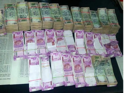 Noida Rs 100 recovered 14 fake notes one person arrested used to do business in Delhi | नोएडा: 100 रुपये के 14 जाली नोट बरामद, एक शख्स गिरफ्तार, दिल्ली में करते थे नकली धंधा