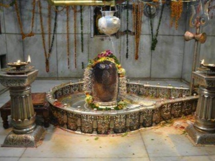 Maha maha shivratri 2018: During worship and revolve Shivalinga don't do these work | महाशिवरात्रि 2018: शिवलिंग की पूजा व परिक्रमा करते वक्त कतई न करें ये काम, होता है अशुभ!