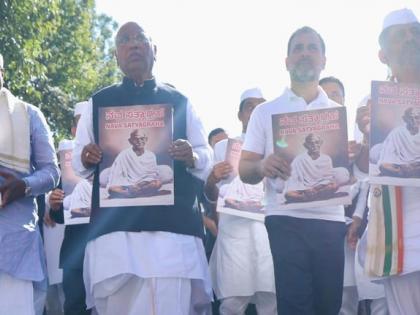 CWC Meeting In Karnataka live Congress Belagavi sparks controversy over distorted map of J&K BJP alleges vote bank politics see video | CWC Meeting In Karnataka: ‘भारत के गलत मानचित्र’ पर विवाद?, बेलगावी में कांग्रेस कार्यसमिति की बैठक, भाजपा ने किया हमला, देखें वीडियो CWC Meeting In Karnataka live Congress Belagavi sparks controversy over distorted map of J&K BJP alleges vote bank politics see video | CWC Meeting In Karnataka: ‘भारत के गलत मानचित्र’ पर विवाद?, बेलगावी में कांग्रेस कार्यसमिति की बैठक, भाजपा ने किया हमला, देखें वीडियो