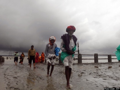 Preparations are in full swing for the arrival of Yas Cyclone on the east coast in India | Cyclone Yash: भारत में पूर्वी तट पर यास चक्रवात के आगमन को लेकर तैयारियां जोरों पर