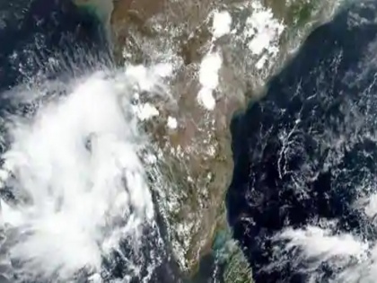 Nisarga cyclone updates: Mumbai On Alert, weathe report, gujarat, Nisarga cyclone speed | Cyclone Nisarga: चक्रवात निसर्ग मुंबई के आस-पास आज मचा सकता है तबाही, मुकाबले के लिए महाराष्ट्र और गुजरात ने कसी कमर