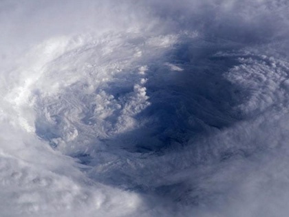 Cyclone Amphan latest updates: Fresh alert for Bengal, Odisha; landfall on Wednesday | Super Cyclone Amphan: अत्यंत भीषण चक्रवाती तूफान में बदला अम्फान, पश्चिम बंगाल में अलर्ट जारी