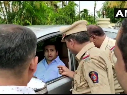 Nitesh Rane has been granted bail by a Sindhudurg court. He was arrested for throwing mud on an engineer on July 4. | इंजीनियर की पिटाईः कांग्रेस MLA नितेश राणे को जमानत, हर रविवार को थाना पहुंचो