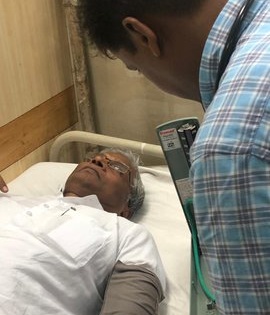 Maharashtra: Karnataka Congress MLA Shrimant Patil has been shifted to Mumbai's St. George Hospital from Bombay Hospital and Medical Research Centre for further treatment. | कर्नाटक के ‘बीमार’ कांग्रेस MLA श्रीमंत पाटिल को मुंबई पुलिस की सुरक्षा