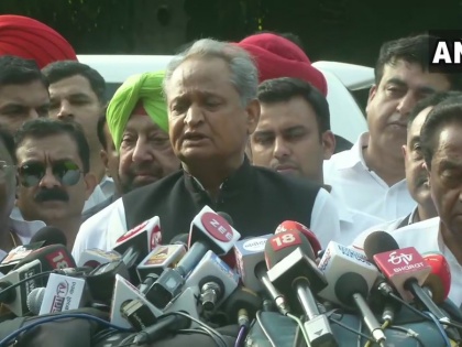 Rajasthan CM Ashok Gehlot after Congress CMs meet with Rahul Gandhi: It was a good meeting, we talked for around 2 hours | सीएम गहलोत, कमलनाथ ने इस्तीफे की पेशकश की, राहुल पार्टी की बागडोर संभाले रहने के लिए राजी नहीं हुए