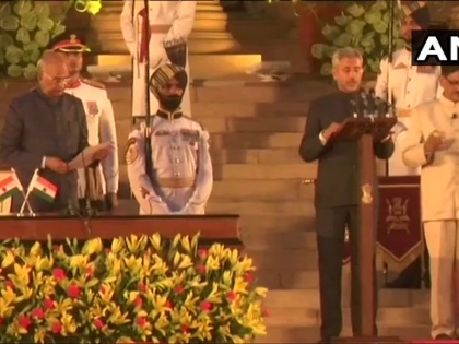 narendra modi goverment jnu Former Foreign Secretary Subrahmanyam Jaishankar takes oath as Union Minister. | Modi Cabinet 2019ः मोदी सरकार में जेएनयू से पढ़े दूसरे मंत्री होंगे एस जयशंकर, पहले पर निर्मला सीतारमण