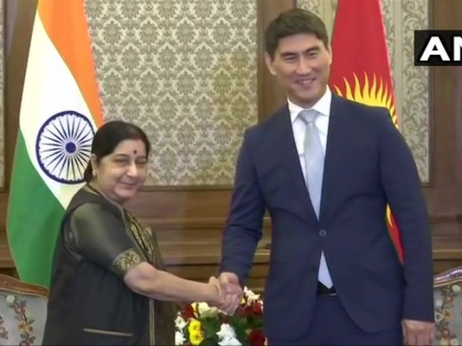 External Affairs Minister Sushma Swaraj leaves for Kyrgyzstan. She will participate in a meeting of Council of Foreign Ministers of Shanghai Cooperation Organization (SCO) in Bishkek, on May 21-22. | किर्गिस्तान पहुंचीं स्वराज, विदेश मंत्री से की मुलाकात,अपने समकक्ष चिंगिज एदारबेकोव के साथ ‘‘उपयोगी चर्चा’’ की