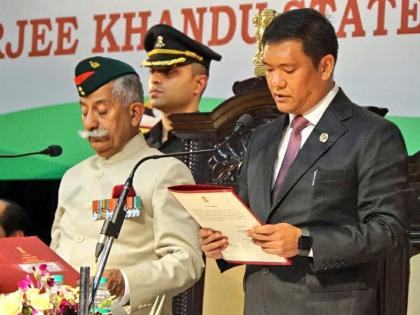 Pema Khandu sworn-in as Arunachal Pradesh CM | पेमा खांडू ने अरुणाचल प्रदेश के मुख्यमंत्री के तौर पर शपथ ग्रहण की