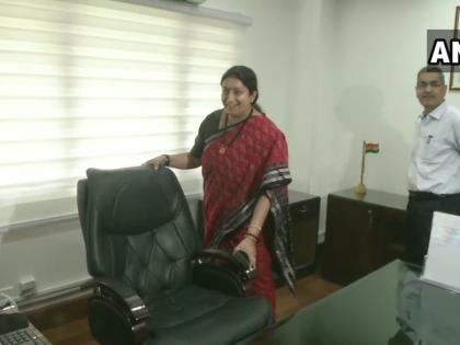 modi government Union Minister Smriti Irani, ravishanker prasad, Ramdas Athawale, arjun munda and Harsh Vardhan takes charge. | स्मृति ईरानी, रामदास अठावले, अर्जुन मुंडा, डॉक्टर हर्षवर्द्धन व रविशंकर प्रसाद ने पदभार संभाला modi government Union Minister Smriti Irani, ravishanker prasad, Ramdas Athawale, arjun munda and Harsh Vardhan takes charge. | स्मृति ईरानी, रामदास अठावले, अर्जुन मुंडा, डॉक्टर हर्षवर्द्धन व रविशंकर प्रसाद ने पदभार संभाला