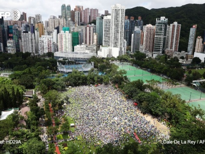 Hong Kong businesses vow to strike as anger over extradition bill grows | प्रत्यर्पण कानून के खिलाफ हांगकांग में 10 लाख लोग सड़कों पर उतरे , 22 साल बाद चीन के खिलाफ सबसे बड़ा प्रदर्शन