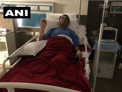 Madhya Pradesh Chief Minister Kamal Nath at Hamidia Hospital in Bhopal. He underwent an operation for a trigger finger problem and is in a stable condition. | मुख्यमंत्री कमलनाथ की उगंली का हमीदिया अस्पताल में सफल ऑपरेशन हुआ
