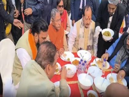 Bihar Politics: Deputy Chief Minister Vijay Sinha hosted a feast before Makar Sankranti | Bihar Politics: दही-चूड़ा के भोज के बहाने गरमाने लगा है बिहार में सियासी माहौल, मकर संक्रांति से पहले उपमुख्यमंत्री विजय सिन्हा ने दिया भोज