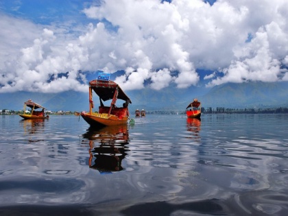 Jammu kashmir 87 percent dip in domestic tourists since August after revoking of Article 370 | कश्मीर में पर्यटन उद्योग पर आफत, अगस्त से घरेलू पर्यटकों की संख्या में 87 प्रतिशत की आई गिरावट