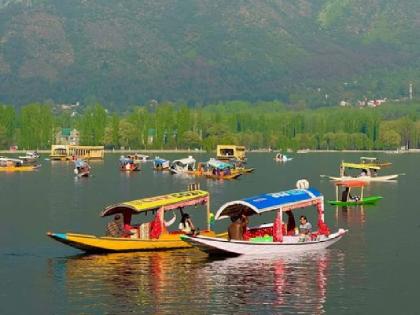 Shikaras will not ply in Dal Lake for two days SDRF asked to stop Shikaras on Dal Lake due to bad weather | Jammu-Kashmir: खराब मौसम की वजह से डल झील में नहीं चलेंगे शिकारे, SDRF ने दिए निर्देश Shikaras will not ply in Dal Lake for two days SDRF asked to stop Shikaras on Dal Lake due to bad weather | Jammu-Kashmir: खराब मौसम की वजह से डल झील में नहीं चलेंगे शिकारे, SDRF ने दिए निर्देश