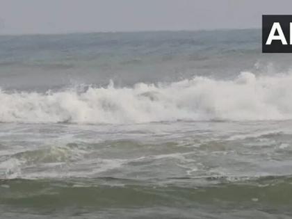 Cyclone Dana live updates Storm Alert Odisha and Bengal heavy rains more than 200 trains cancelled school closed watch video evacuation underway see video | Cyclone Dana Live Updates: ओडिशा और बंगाल में अलर्ट?, भारी बारिश के साथ कहर!, 200 से अधिक ट्रेन रद्द, देखें वीडियो