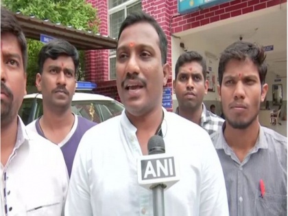 Bajrang Dal Asks Garba and Dandiya Organisers to Check Aadhaar on Entry to Keep out 'Non-Hindus' in hyderabad | हैदराबाद में बजरंग दल की गरबा आयोजकों से अपील, गैर-हिंदुओं को रोकने के लिए चेक करें आधार कार्ड