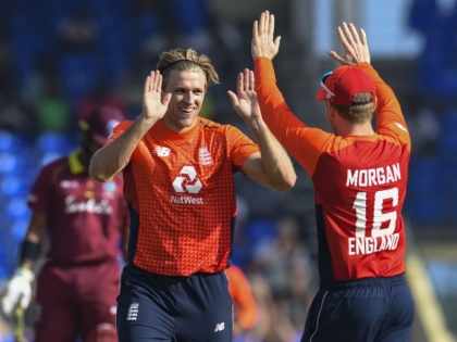 David Willey's 4 wicket steers England to series sweep against Windies | इस गेंदबाज ने 7 रन देकर लिए चार विकेट, इंग्लैंड ने विंडीज के खिलाफ टी20 सीरीज में किया क्लीन स्वीप