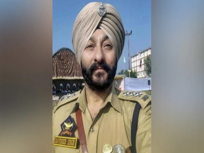 Jammu and Kashmir's suspended police officer Davinder Singh's detention extended till April 3 | आतंकियों के मददगार निलंबित पुलिस अफसर दविंदर सिंह की हिरासत अवधि तीन अप्रैल तक बढ़ी