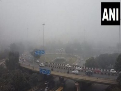 Trains and flights affected due to dense fog in Delhi IMD express this possibility | दिल्ली में घने कोहरे के कारण ट्रेन और फ्लाइट हुईं प्रभावित, मौसम विभाग ने जताई ये संभावना
