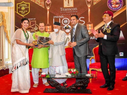 Actor and social media star, the beautiful Debina Banerjee has been honored with the 'Social Media Influencer' award at the 27th Soul Lions Gold Awards 2021 | एक्टर और सोशल मीडिया स्टार, खूबसूरत देबिना बनर्जी को 27वें सोल लॉयंस गोल्ड अवॉर्ड 2021 में नवाज़ा गया 'सोशल मीडिया इन्फ्लुएंसर' अवॉर्ड से