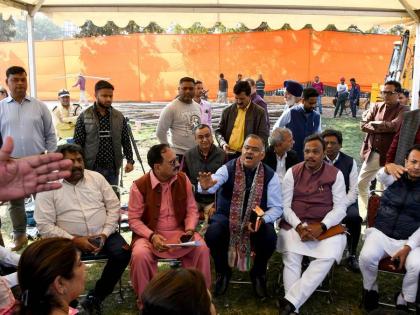 Delhi New CM Announcement Live Updates BJP top leadership likely announce CM Delhi cabinet today oath ceremony 20 feb Decks cleared Ramlila Maidan | Delhi New CM Announcement Updates: नए मुख्यमंत्री को लेकर सस्पेंस आज खत्म होने की संभावना?, कौन मारेगा बाजी, रामलीला मैदान में सुरक्षा बढ़ी, देखें अपडेट