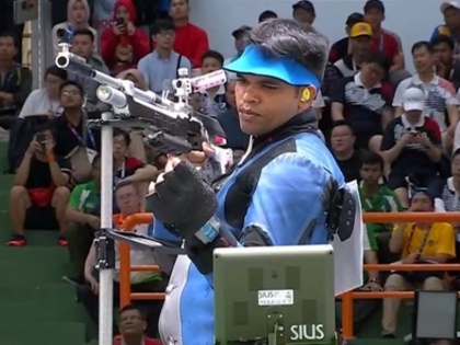 Asian Games 2018: Deepak Kumar won Silver Medal in Shooting 10m Air Rifle Men | Asian Games 2018: भारत के दीपक कुमार ने शूटिंग में जीता सिल्वर मेडल