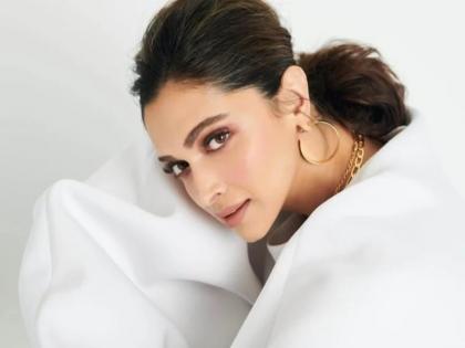 deepika padukone set to make her hollywood comeback with cross-cultural romantic comedy | एक बार फिर हॉलीवुड चलीं दीपिका पादुकोण, रोमांटिक कॉमेडी फिल्म की साइन; खुद का लगाएंगी पैसा