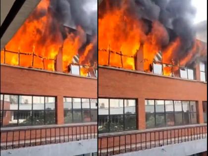Delhi Massive fire breaks out at Guru Gobind College in Pitampura 11 fire engines present | Delhi: पीतमपुरा में गुरु गोबिंद कॉलेज में लगी भीषण आग, कांच की खिड़कियों से निकली आग की लपटें; 11 दमकल गाड़ियां मौजूद Delhi Massive fire breaks out at Guru Gobind College in Pitampura 11 fire engines present | Delhi: पीतमपुरा में गुरु गोबिंद कॉलेज में लगी भीषण आग, कांच की खिड़कियों से निकली आग की लपटें; 11 दमकल गाड़ियां मौजूद